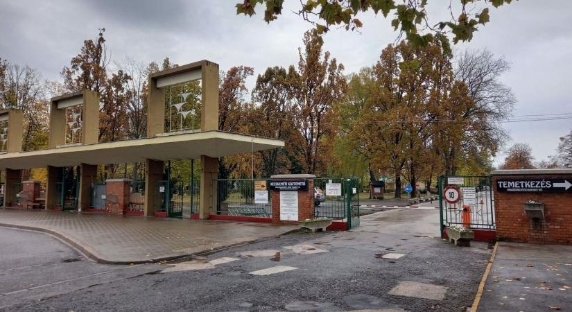 Halottak napján megváltozik a közlekedés Kecskeméten, így juthat el a köztemetőhöz
