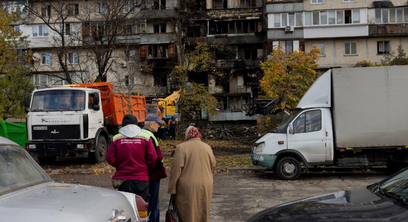 Három halálos áldozata és harminckét sérültje van a lakóházakat ért orosz dróntámadásnak
