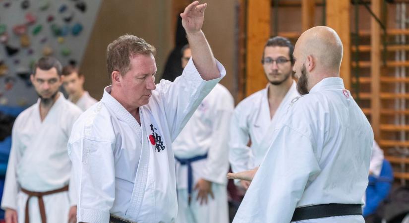 Tíz Danos Sensei vezetésével tartott nemzetközi tábort a Senshi Karate-Do