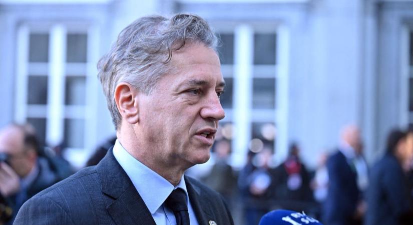 Szlovénia: két miniszter is belebukott egy gyilkossági ügybe