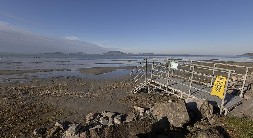 Végre megmoccant a Balaton, bár átlag még mindig csak térdig ér a víz