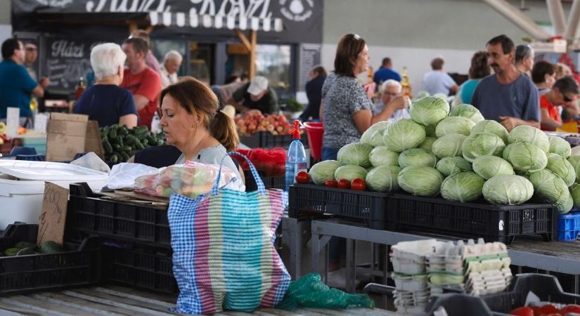 Indul a roham a Búza téren: nagyon nem olcsó, de ilyet mindenki most szeretne – fotókkal