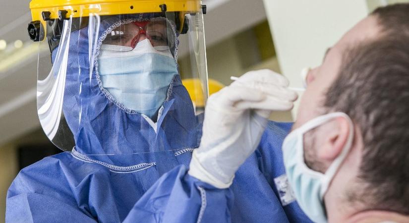 Brutális számok Szlovákiában: csaknem tízezer új fertőzöttet regisztráltak