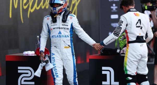 Sainz: Nyomni fogom, amíg az autó bírja