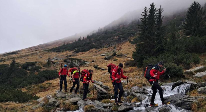 A hegyimentőknek sikerült lehozniuk a szombaton lezuhant két turista holttestét