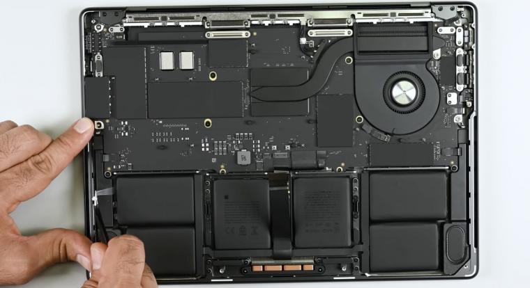 Az új M5 Macbook Pro könnyebben javítható, mint az elődje, de még mindig egy Macbook