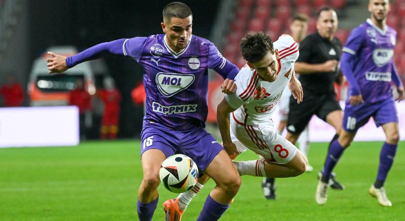 Újpest: "K...gyenge"; A szurkolók Debrecenben is számon kérték a játékosokat - videó