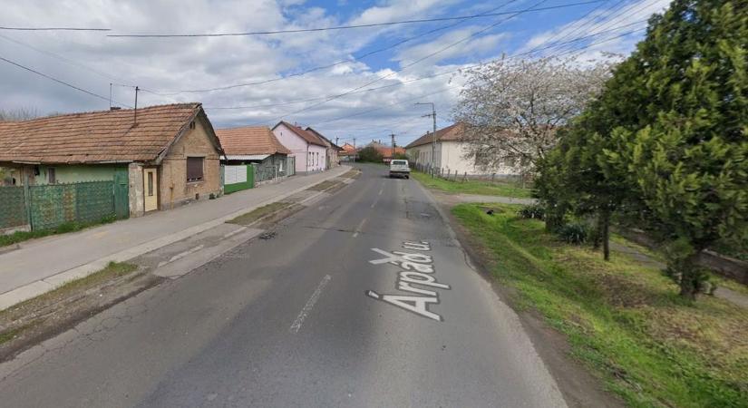 Autósok rémálma játszódott le Lőrinciben – sötétben bukkant fel a néni az úton