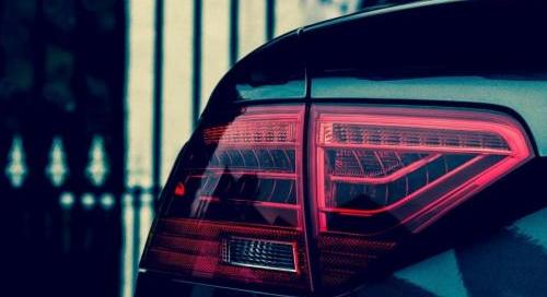 Az autófóliázás lehetőségei: megújulás és védelem egyben