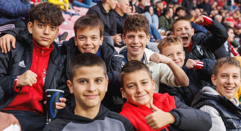 Zengett a Nagyerdei! Így szurkoltatok a DVSC-Újpest mérkőzésen! - fotókkal!
