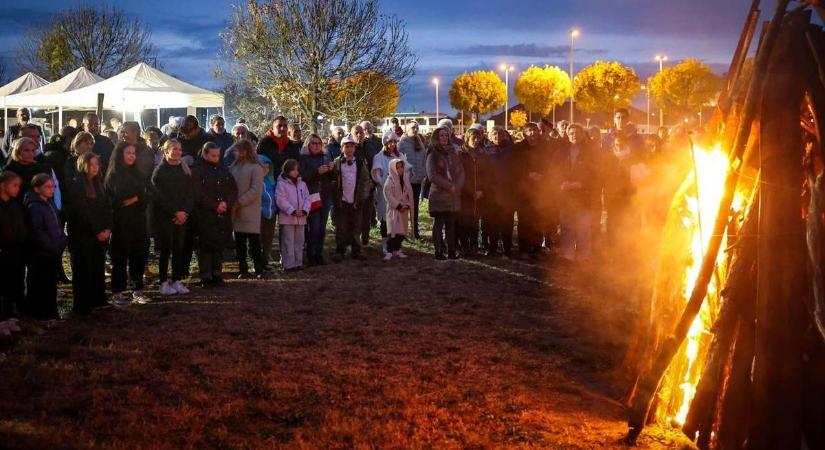 Őrtüzek fénye hirdeti a székelyek küzdelmét (képgaléria)