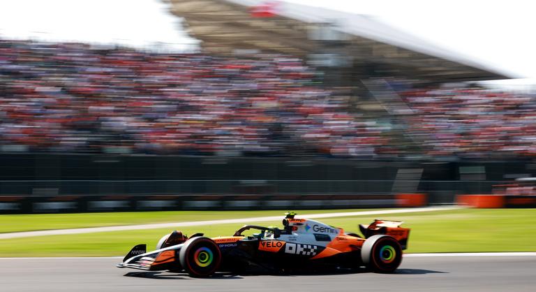 Lando Norris rajt-cél győzelmet aratott Mexikóban, és átvette a vezetést a világbajnoki pontversenyben