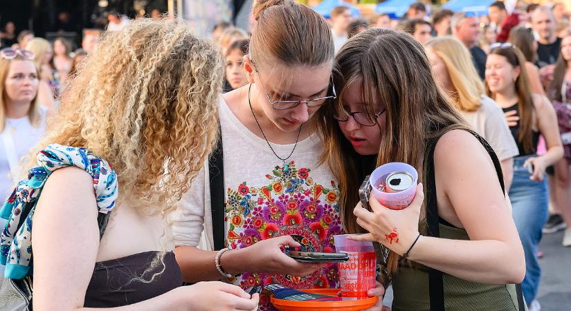 Alapjaiban változott meg a munkaerőpiac: a tehetséges magyarok már az egyetemen karrierépítésbe kezdenek