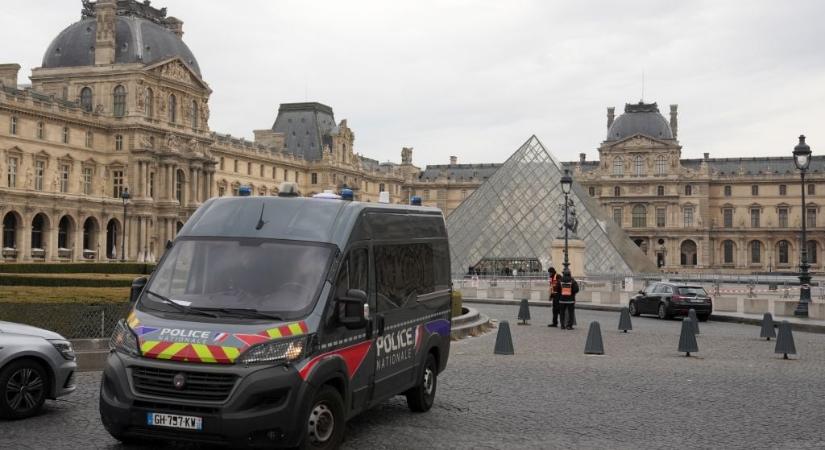Rendkívüli hír: elfogták a Louvre-rablás két gyanúsítottját