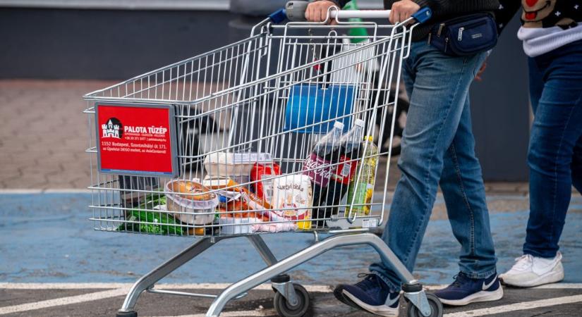 A magyarok öt százaléka érzi úgy, hogy az árrésstop bevezetés óta érdemben kevesebbet fizet a kasszánál