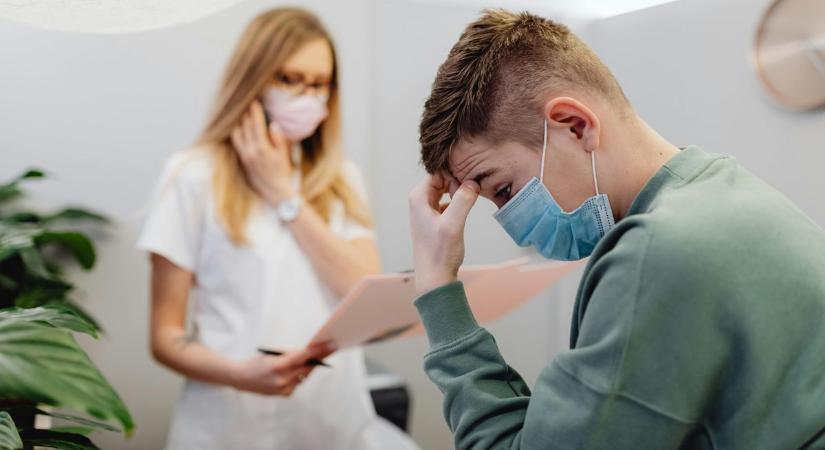 Visszatérhet a maszkviselés? - A Covid, az influenza és a nátha egyszerre sújtja Magyarországot