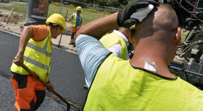 Csodálatos hírt kaptunk a fizikai melósok fizetéséről – 1 régió nagyon kiugrik