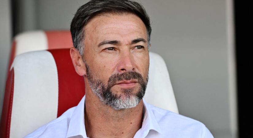 Négy hónap után távozik a kispadról az Inter és a Valencia egykori játékosa – sajtóhír