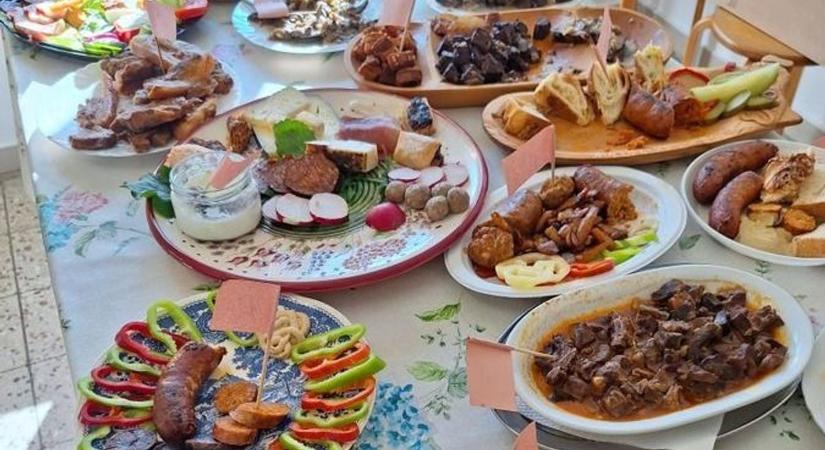 Kis Grófoval, fantasztikus ízekkel és még megannyi fellépővel vár a balástyai böllérfesztivál