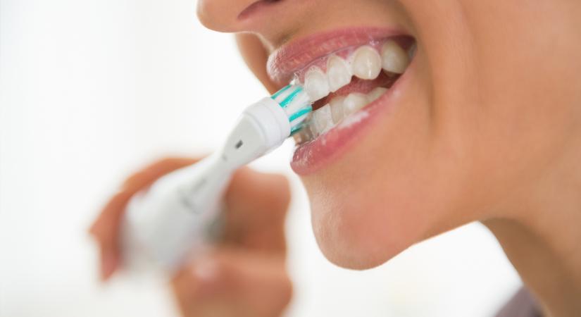 Kiderült: Sokkal veszélyesebb a rossz fogmosás, mint eddig hittük