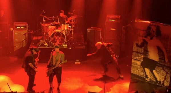 Biohazard: Billy Graziadei elesett és megsérült a színpadon (videó)