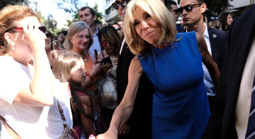 Most ugrik a majom a vízbe: kiderülhet, nő-e Macron felesége