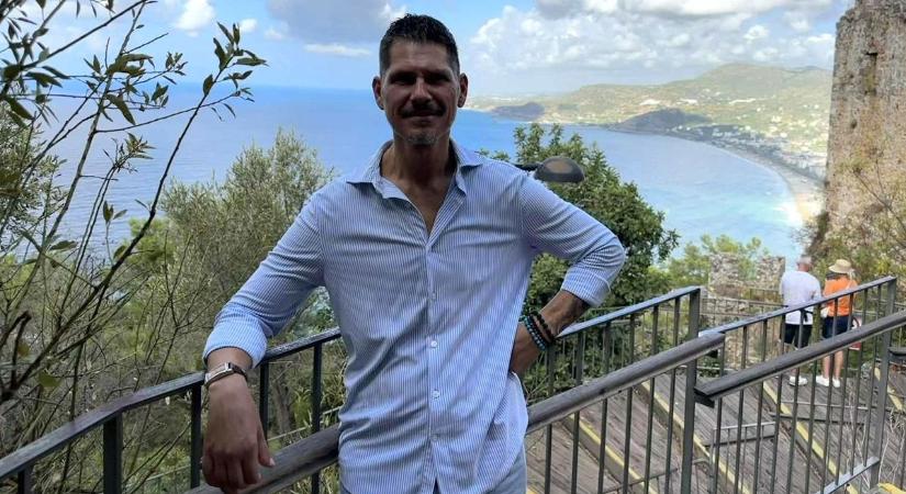 András élete végre egyenesbe került a sztrók után, itt dolgozik
