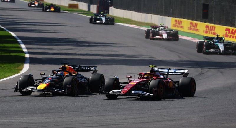 Miért nem büntették a Verstappen–Hamilton kontaktot?