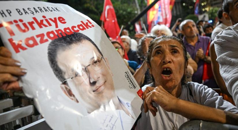 Kémkedés miatt letartóztatták Erdogan fél éve már amúgy is bebörtönzött kihívóját