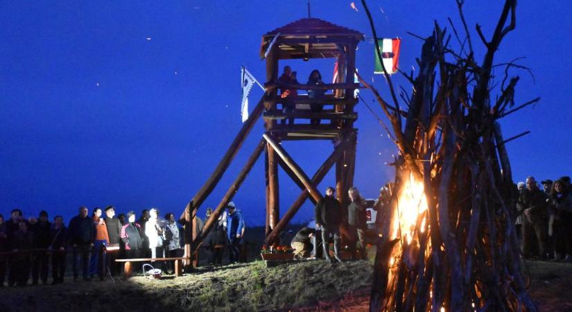 Lángra lobbant az összetartozás tüze Karcagon – galériával, videóval