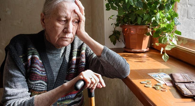 Szörnyű hír jött a nyugdíjasok novemberi pénzéről