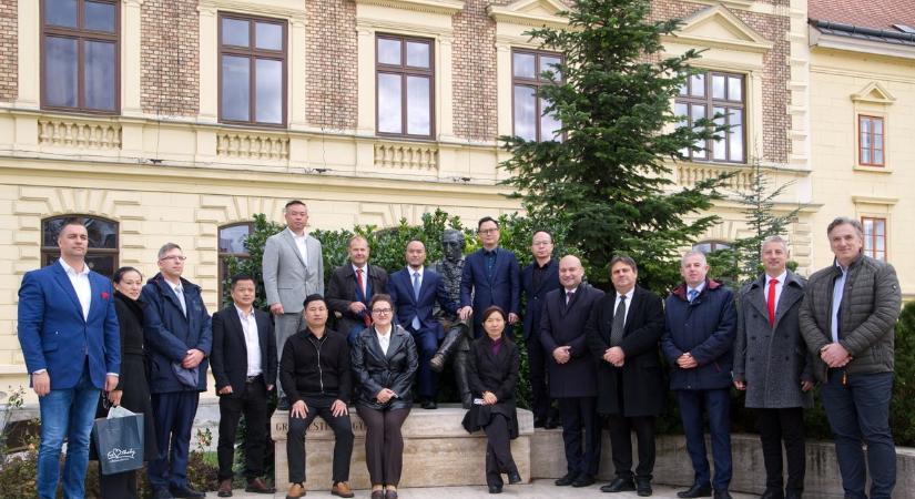 Pénzt hoznak a kínaiak? Zalai befektetési lehetőségek iránt érdeklődtek