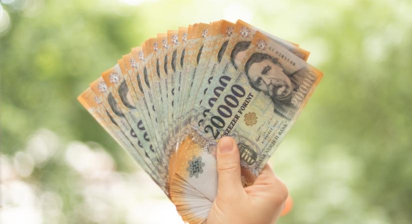 Európa legnagyobb adócsökkentési programját viszi végbe Magyarország