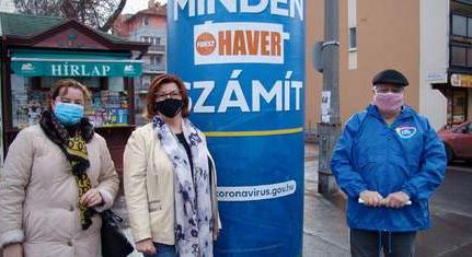 „Kijavítottuk a plakátot: a Fidesznek minden haver számít”