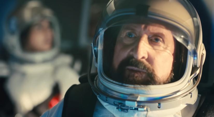 A Black Ops 7 új előzetesében Jake Pault kilövik a világűrbe, Peter Stormare űrhajót vezet, Terry Crews meg... inkább nézzétek meg!
