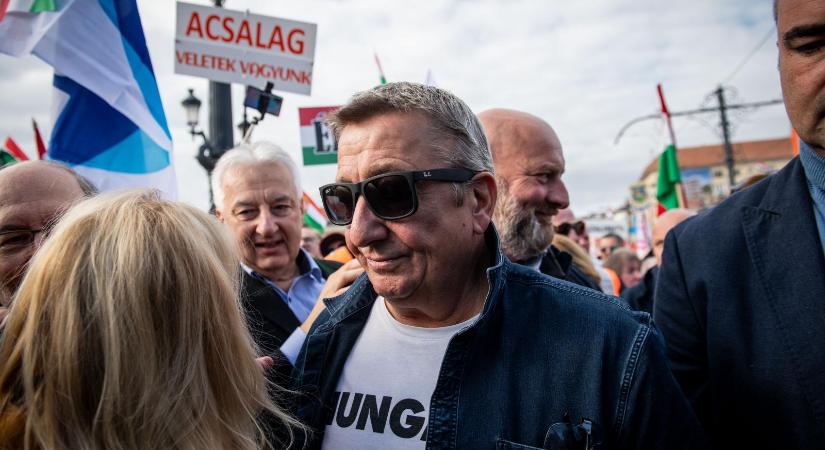 Bayer Zsolt is bocsánatkérést vár Nagy Ferótól