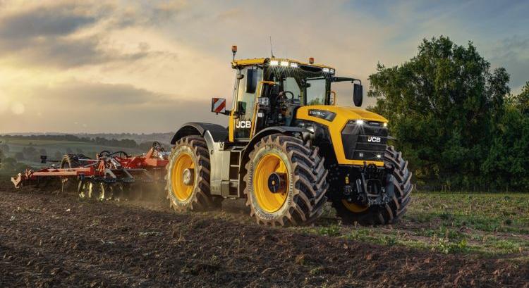 Új JCB Fastrac traktorok a köztes kategóriában