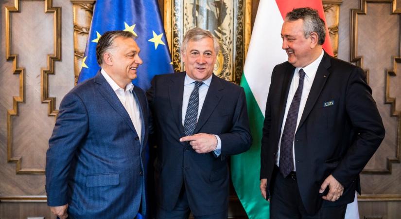 Piedesztálra emelték Orbán Viktort az olaszok