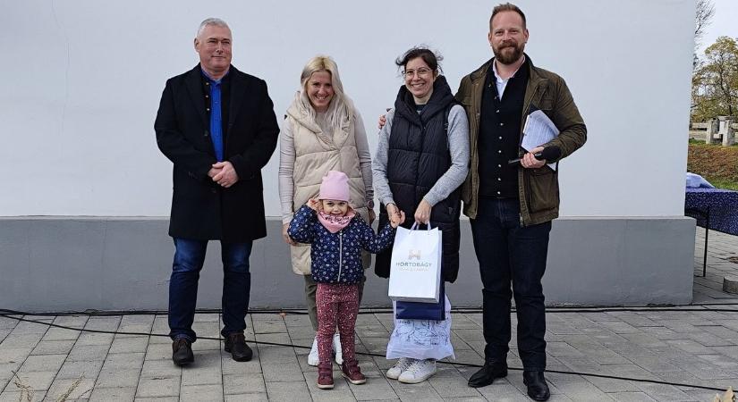 Idén is díjazták a szebbnél szebb őszi díszbe öltöztetett daruportákat Hortobágyon