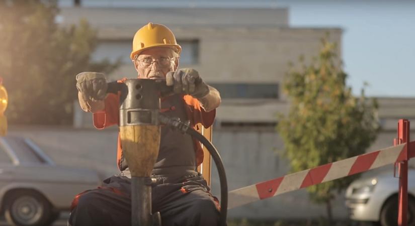 Nincs, aki dolgozzon, muszáj a nyugdíjasnak