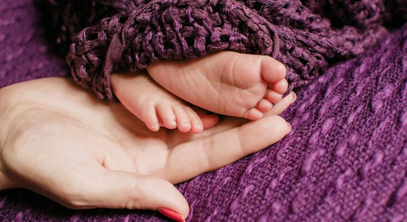 Nem bírt tovább várni: mentőben jött világra a kis Zétény