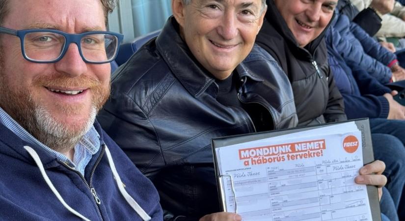 Mészáros Lőrinc politikai akcióval sértette meg a felcsúti stadion házirendjét