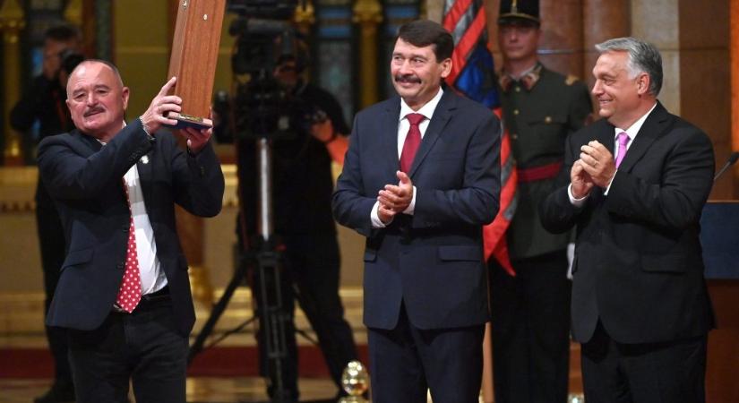 Határozati javaslattal fosztaná meg Nagy Ferót a Kossuth-díjától a DK