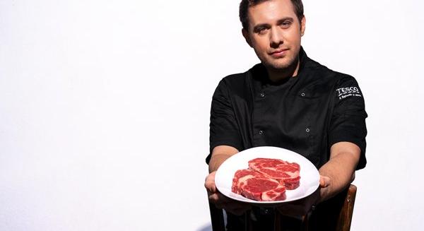 Elismert séffel kampányol a Tesco