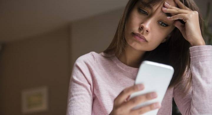 Azonnal töröld ezt a hivatalosak tűnő SMS-t: minden pénzed elveszítheted miatta