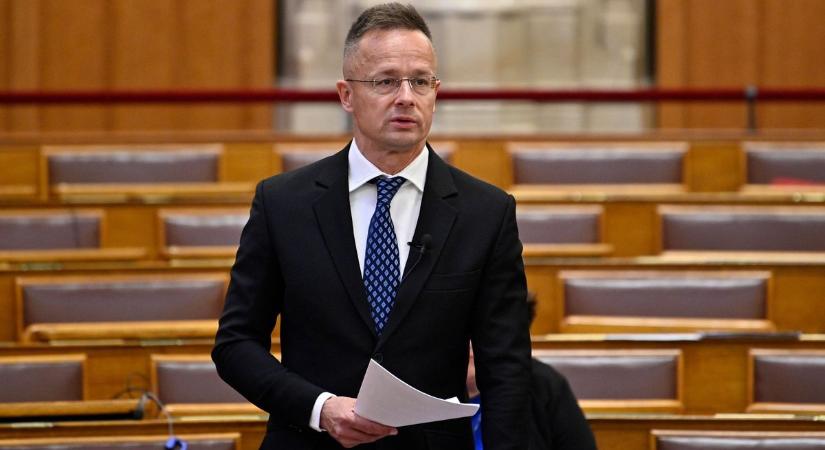 Szijjártó: nem engedjük, hogy a magyar emberek pénzét Ukrajnába vigyék