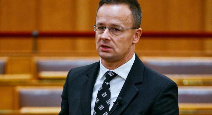 Szijjártó Péter: Amíg nemzeti kormány van, nem viszik a magyarok pénzét Ukrajnába