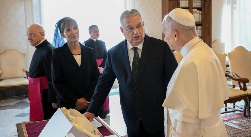 Kiderült, mit ajándékozott Orbán Viktor a pápának