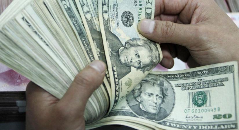 Az évtized végére az USA államadóssága meghaladhatja az olaszokét és a görögökét