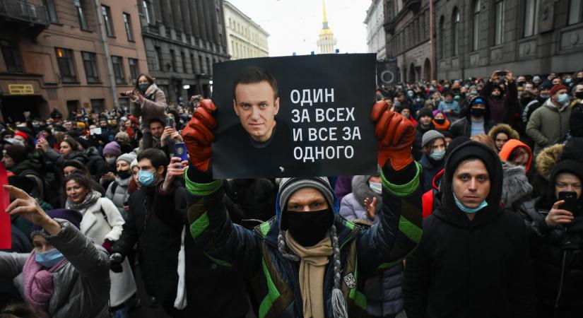 Több mint ezer tüntetőt tartóztattak le Oroszországban, köztük Navalnij feleségét